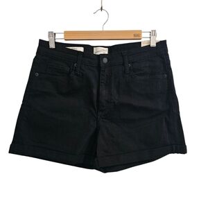 UNIVERSAL THREAD Black No-Fade High-Rise Midi Short Black